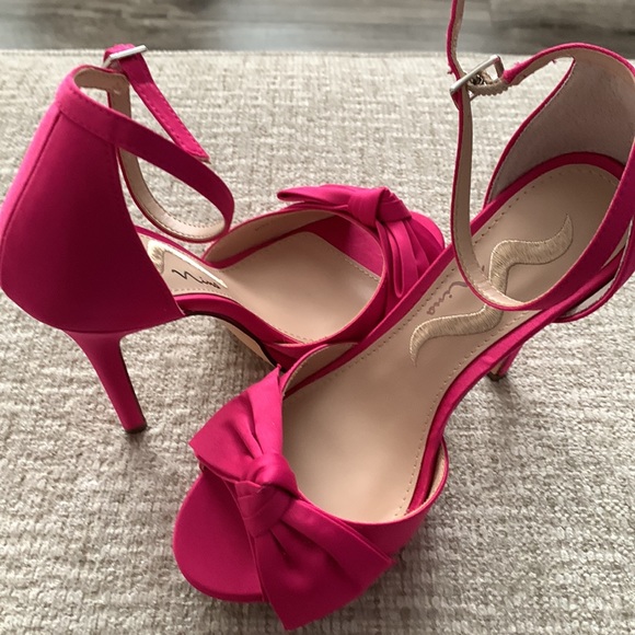 Barbie Pink platform dress sandals - Picture 5 of 7
